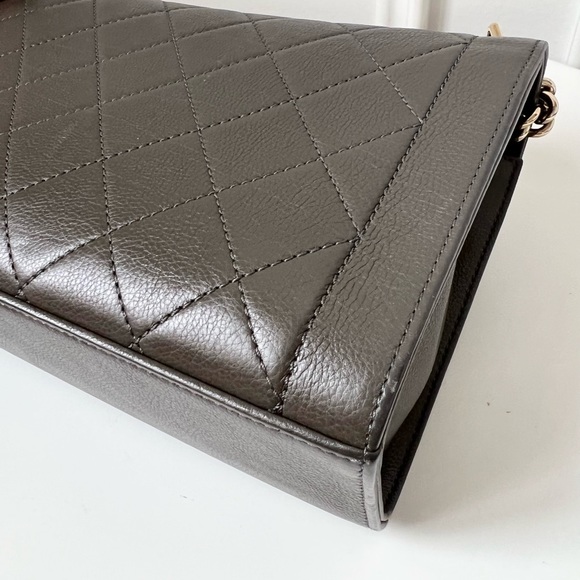 CHANEL LABEL CLICK FLAP BAG - Picture 13 of 14